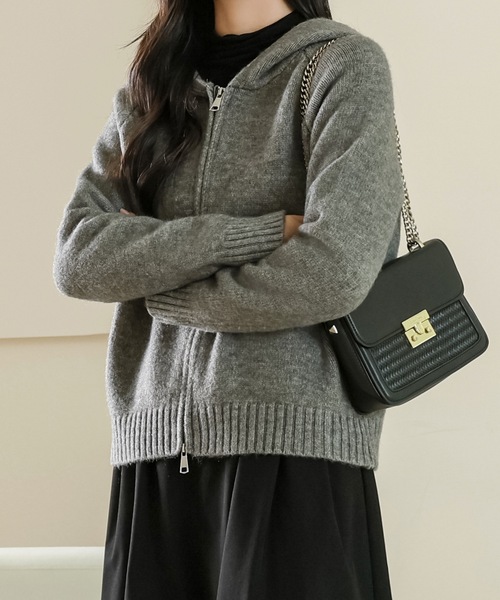 Lace Ladies(レースレディース)の「フロントジップ コンパクト 長袖 フーデット ニット カーディガン(カーディガン/ボレロ・レディース・イエロー/アイボリー/グレー・FREE)」の6枚目の写真