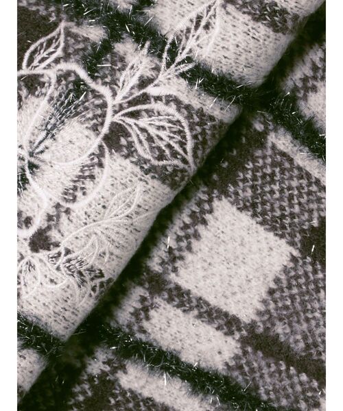 MERCURYDUO（マーキュリーデュオ）の「エンブロイダリーラメチェックシャギーカーディガン（カーディガン/ボレロ・レディース・アイボリー/チャコールグレー・FREE）」の6枚目の写真