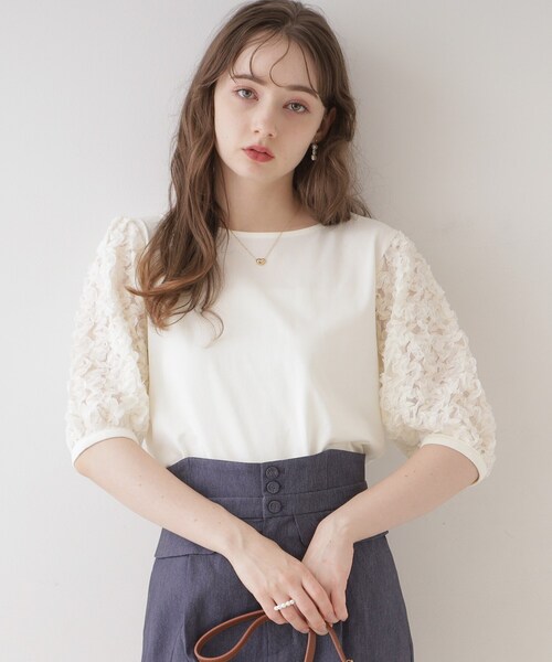 couture brooch(クチュールブローチ)の「◆【二の腕カバー】シフォンエンブロチュール袖カットソー(Tシャツ/カットソー・レディース・ブラック/オフホワイト・38/42)」の7枚目の写真