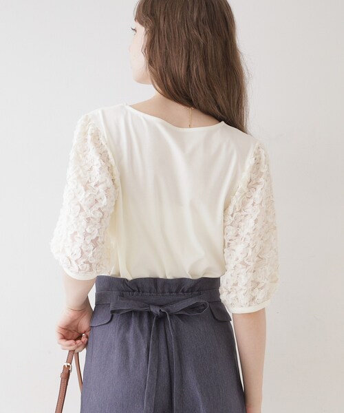 couture brooch(クチュールブローチ)の「◆【二の腕カバー】シフォンエンブロチュール袖カットソー(Tシャツ/カットソー・レディース・ブラック/オフホワイト・38/42)」の9枚目の写真