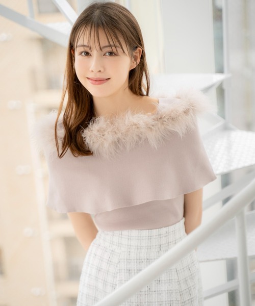 NOELA（ノエラ）の「フェザートリムニット（ニット/セーター・レディース・オフホワイト/サックスブルー/ピンク/ブラック・フリー）」の4枚目の写真