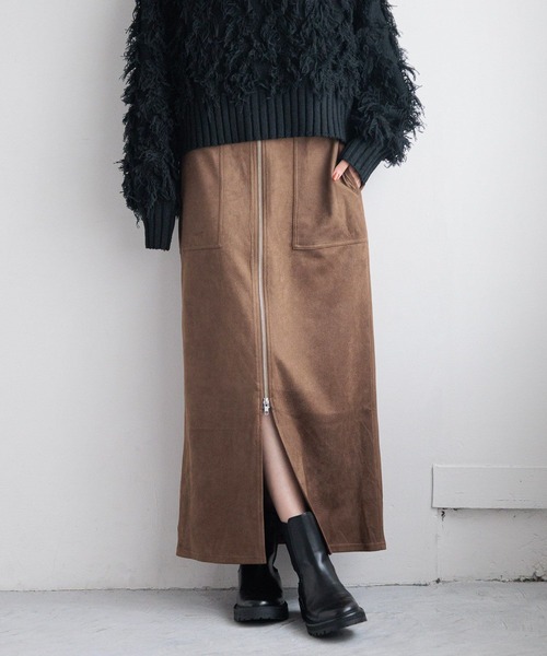 LOWRYS FARM(ローリーズファーム)の「スエードZIPタイトスカート 145793(スカート・レディース・ブラック/グレー/アイボリー/ブラウン・FREE)」の4枚目の写真