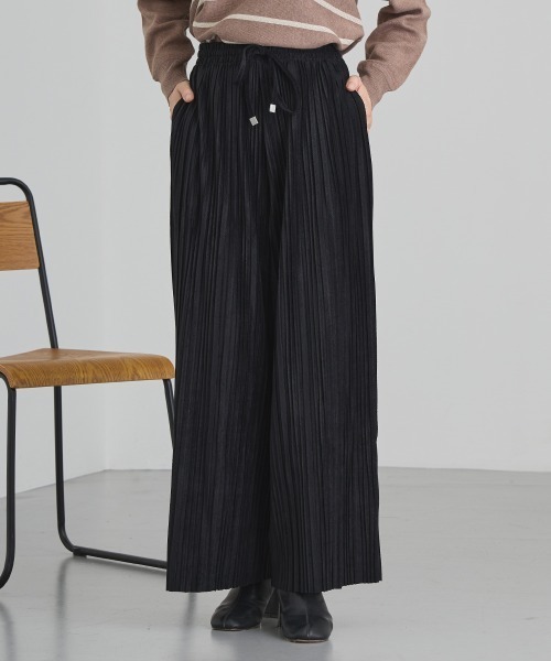 Bou Jeloud（ブージュルード）の「ベロアランダムプリーツパンツ（その他パンツ・レディース・ブルー/ブラック/ベージュ・FREE）」の2枚目の写真