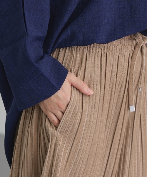 Bou Jeloud（ブージュルード）の「ベロアランダムプリーツパンツ（その他パンツ・レディース・ブルー/ブラック/ベージュ・FREE）」の10枚目の写真