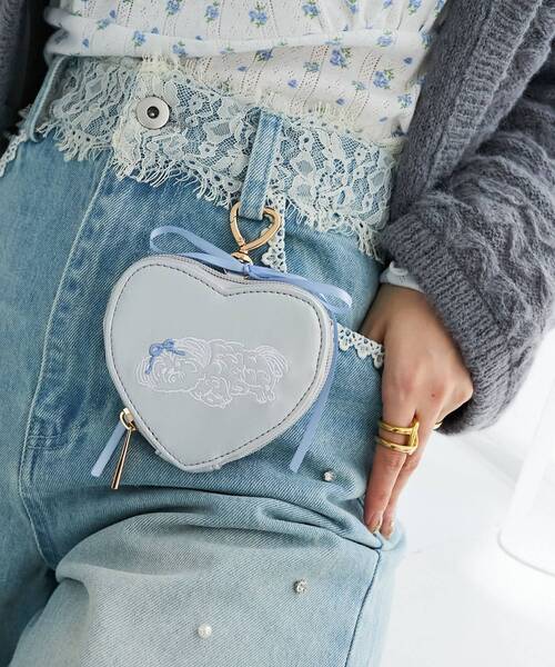 MAJESTIC LEGON(マジェスティックレゴン)の「SZKコラボ ハートチャームポーチ(ポーチ・レディース・ピンク/ブラウン/シルバー・FREE)」の4枚目の写真