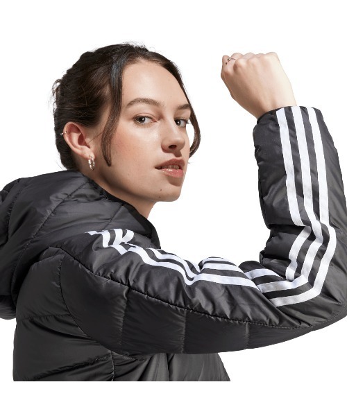 【M】新品　アディダス　3ライン　ダウンジャケット パーカー エッセンシャルズ アディダス adidas エッセンシャルズ スリーストライプス ライト