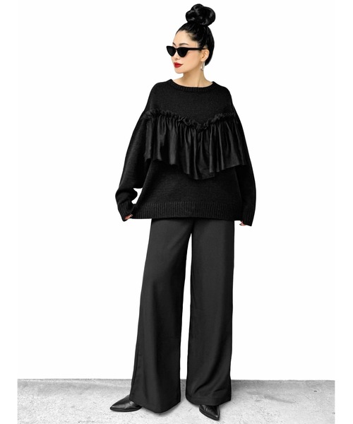 LVEU.（ラブユ.）の「【LVEU.】チュールフリルドッキングニット(Ai select) / トップス ニット セーター フリル 異素材 ドッキング チュール 切替 オーバー クルーネック 長袖 ブラック チャコール（ニット/セーター・レディース・ブラック/チャコールグレー・FREE）」の4枚目の写真