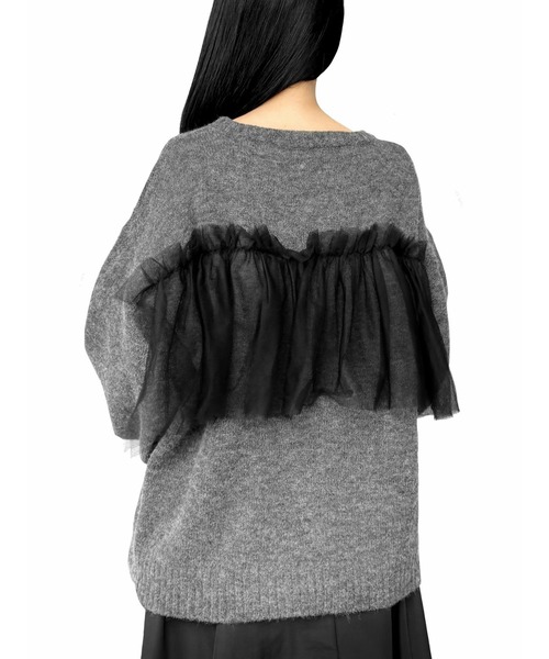LVEU.（ラブユ.）の「【LVEU.】チュールフリルドッキングニット(Ai select) / トップス ニット セーター フリル 異素材 ドッキング チュール 切替 オーバー クルーネック 長袖 ブラック チャコール（ニット/セーター・レディース・ブラック/チャコールグレー・FREE）」の12枚目の写真