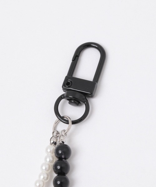 FOREVER 21（フォーエバー トゥエンティーワン）の「ビーズストラップ（チャーム・レディース・シルバー・FREE）」の2枚目の写真