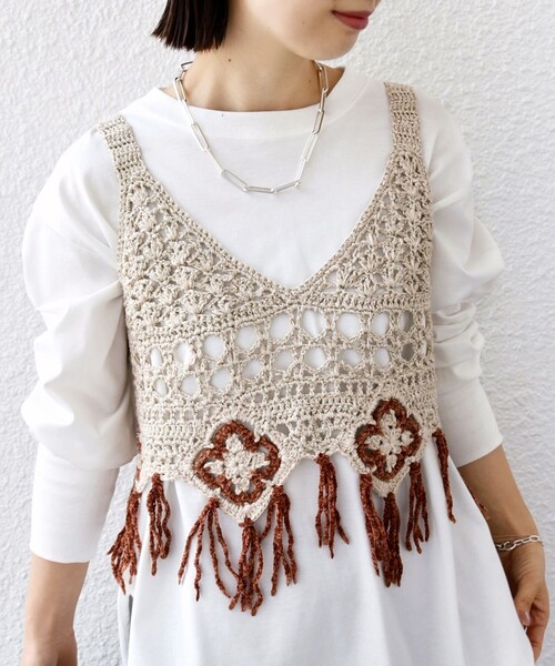 LOGAN knitting mills(ローガンニッティングミルズ)の「LOGAN KNITTING MILLS:〈手洗い可能〉モール ビスチェ(ニット/セーター・レディース・ナチュラル/ブラウン・ONE SIZE)」の6枚目の写真