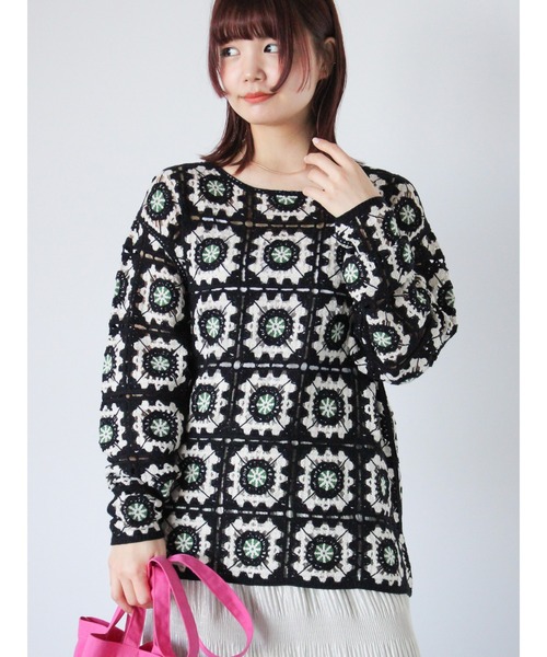 ehka sopo(エヘカソポ)の「かぎ針風プルオーバー(ニット/セーター・レディース・ブラック/グレー/キナリ・F)」の2枚目の写真