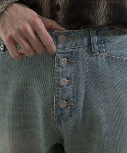 LUCY（ルーシー）の「LUCY/ボタンフライローライズフレアデニム（デニムパンツ・メンズ・ブラック系3/スカイブルー・LARGE/MEDIUM）」の4枚目の写真