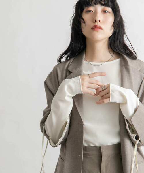 KBF(ケイビーエフ)の「シアーベロアドレープトップス(Tシャツ/カットソー・レディース・アイボリー/ブラウン系その他/グレー・ONE)」の4枚目の写真