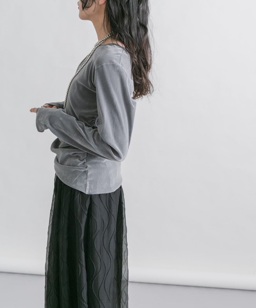 KBF(ケイビーエフ)の「シアーベロアドレープトップス(Tシャツ/カットソー・レディース・アイボリー/ブラウン系その他/グレー・ONE)」の13枚目の写真