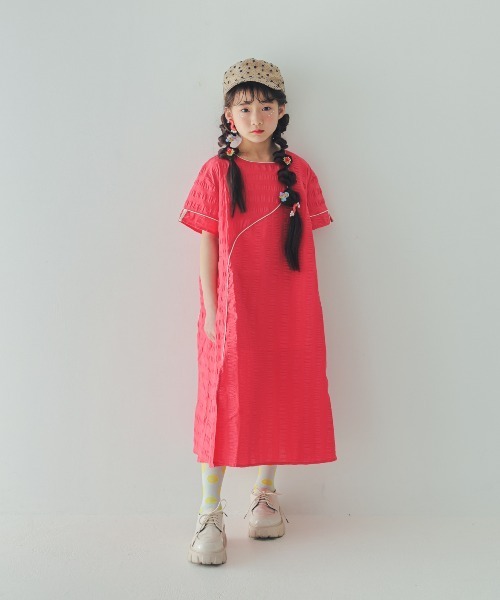 unica（ユニカ）の「ウェーブ調スリットスリーブワンピース（ワンピース・キッズ・レッド/グリーン/ブラック・S/M/L/XL）」の11枚目の写真