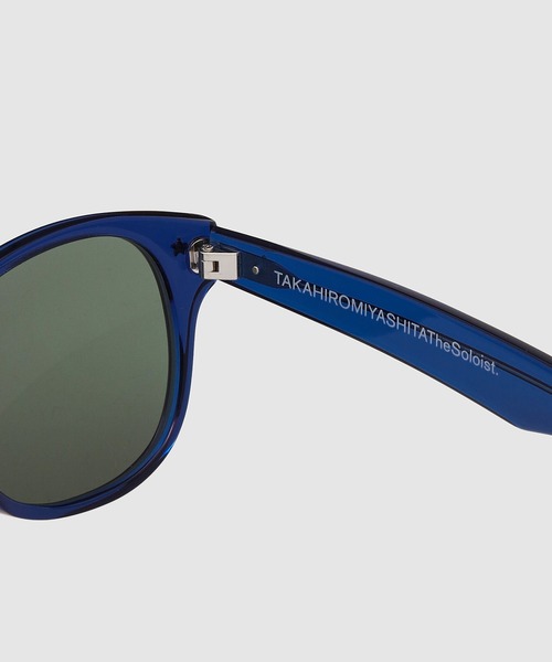TAKAHIROMIYASHITATheSoloIst.（タカヒロミヤシタザソロイスト）の「kurdt（サングラス・メンズ・ブルー/レッド系その他・ONESIZE）」の6枚目の写真
