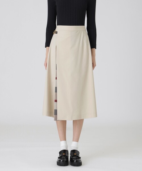 BLUE LABEL CRESTBRIDGE（ブルーレーベルクレストブリッジ）の「サイロスパンクリアツイルパーシャルスカート（スカート・レディース・ベージュ/イエロー/ダークネイビー・36/38）」の2枚目の写真