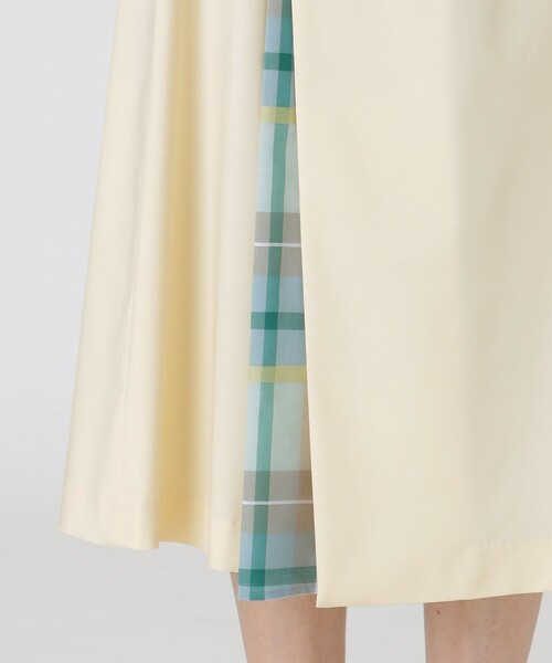 BLUE LABEL CRESTBRIDGE（ブルーレーベルクレストブリッジ）の「サイロスパンクリアツイルパーシャルスカート（スカート・レディース・ベージュ/イエロー/ダークネイビー・36/38）」の5枚目の写真