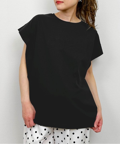 LUGIVA(ルギヴァ)の「エンボスロゴTシャツ(Tシャツ/カットソー・レディース・オフホワイト/ブラック・M)」の17枚目の写真