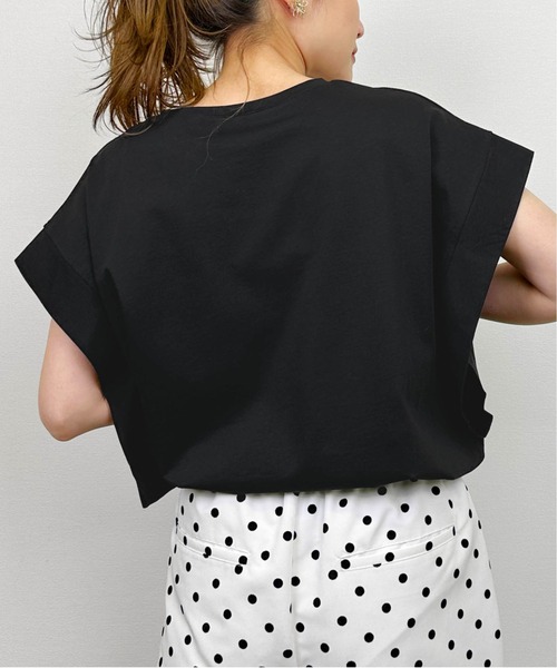LUGIVA(ルギヴァ)の「エンボスロゴTシャツ(Tシャツ/カットソー・レディース・オフホワイト/ブラック・M)」の12枚目の写真