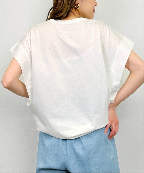 LUGIVA(ルギヴァ)の「エンボスロゴTシャツ(Tシャツ/カットソー・レディース・オフホワイト/ブラック・M)」の5枚目の写真