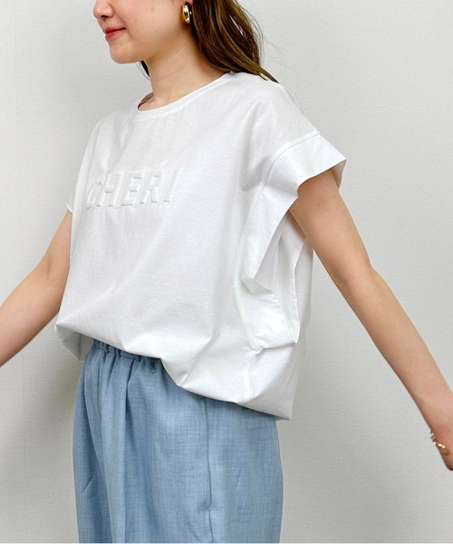 LUGIVA(ルギヴァ)の「エンボスロゴTシャツ(Tシャツ/カットソー・レディース・オフホワイト/ブラック・M)」の6枚目の写真