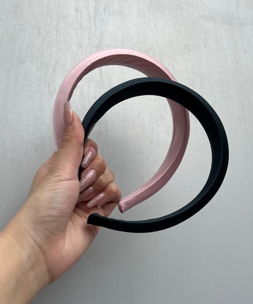 F i.n.t（フィント）の「【7色展開】サテンカチューシャ/fint　フィント（カチューシャ・レディース・ミント/イエロー/ボルドー/ピンク/ダークグリーン/ブラック/ラベンダー・FREE）」の6枚目の写真