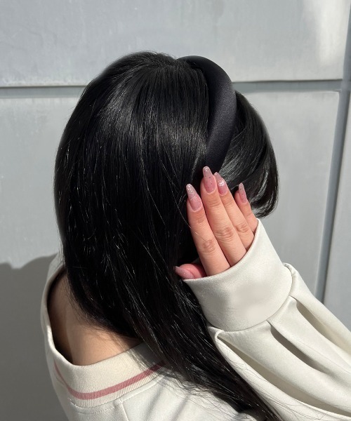 F i.n.t（フィント）の「【7色展開】サテンカチューシャ/fint　フィント（カチューシャ・レディース・ミント/イエロー/ボルドー/ピンク/ダークグリーン/ブラック/ラベンダー・FREE）」の8枚目の写真