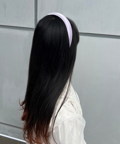 F i.n.t（フィント）の「【7色展開】サテンカチューシャ/fint　フィント（カチューシャ・レディース・ミント/イエロー/ボルドー/ピンク/ダークグリーン/ブラック/ラベンダー・FREE）」の9枚目の写真