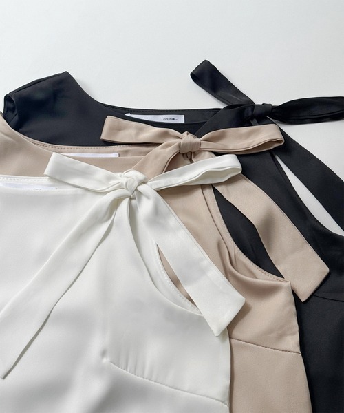 on:nue（オンニュ）の「【on:nue】[お気に入り登録数10,000突破！][着用動画あり！/3色展開] ワンショルダーリボンブラウス（シャツ/ブラウス・レディース・ベージュ/アイボリー/ブラック・FREE）」の9枚目の写真