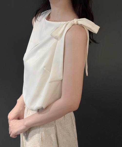 on:nue（オンニュ）の「【on:nue】[お気に入り登録数10,000突破！][着用動画あり！/3色展開] ワンショルダーリボンブラウス（シャツ/ブラウス・レディース・ベージュ/アイボリー/ブラック・FREE）」の13枚目の写真