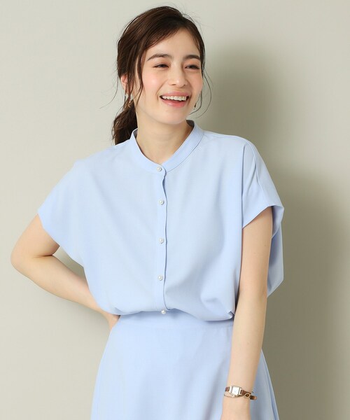 ITS'DEMO(イッツデモ)の「【UVケア/吸水速乾/洗濯機OK/冷感】麻調合繊タックブラウス<ラク服シリーズ>(シャツ/ブラウス・レディース・ネイビー系2/ホワイト系5/サックスブルー/ナチュラル/ブルー・00)」の3枚目の写真