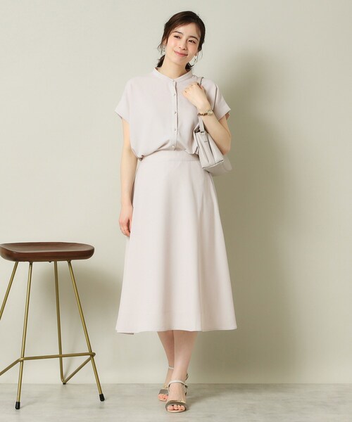 ITS'DEMO(イッツデモ)の「【UVケア/吸水速乾/洗濯機OK/冷感】麻調合繊タックブラウス<ラク服シリーズ>(シャツ/ブラウス・レディース・ネイビー系2/ホワイト系5/サックスブルー/ナチュラル/ブルー・00)」の10枚目の写真