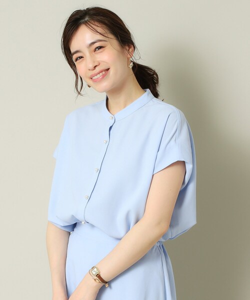 ITS'DEMO(イッツデモ)の「【UVケア/吸水速乾/洗濯機OK/冷感】麻調合繊タックブラウス<ラク服シリーズ>(シャツ/ブラウス・レディース・ネイビー系2/ホワイト系5/サックスブルー/ナチュラル/ブルー・00)」の12枚目の写真