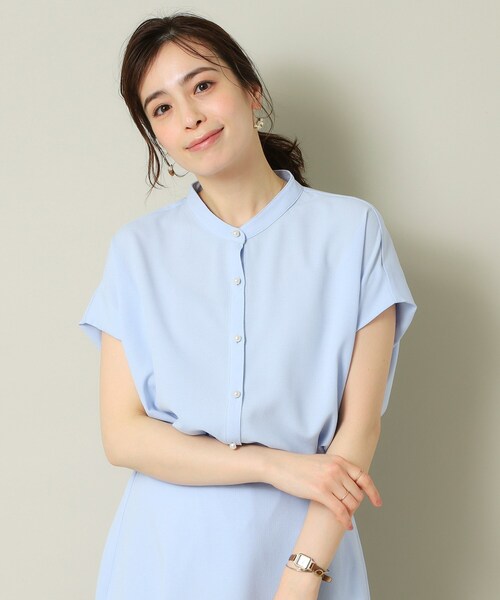 ITS'DEMO(イッツデモ)の「【UVケア/吸水速乾/洗濯機OK/冷感】麻調合繊タックブラウス<ラク服シリーズ>(シャツ/ブラウス・レディース・ネイビー系2/ホワイト系5/サックスブルー/ナチュラル/ブルー・00)」の13枚目の写真