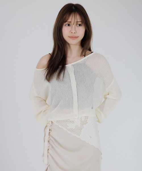 SENEE(セニー)の「cropped sheer cardigan(クロップドシアーカーディガン)(カーディガン/ボレロ・レディース・グレー/アイボリー/ブラック・FREE)」の4枚目の写真