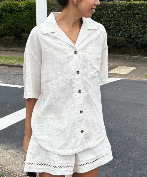ROXY（ロキシー）の「BISOUS FANCY SHIRT／ロキシーリネンクロシェ半袖シャツ（シャツ/ブラウス・レディース・ホワイト・X-SMALL/MEDIUM/SMALL）」の3枚目の写真