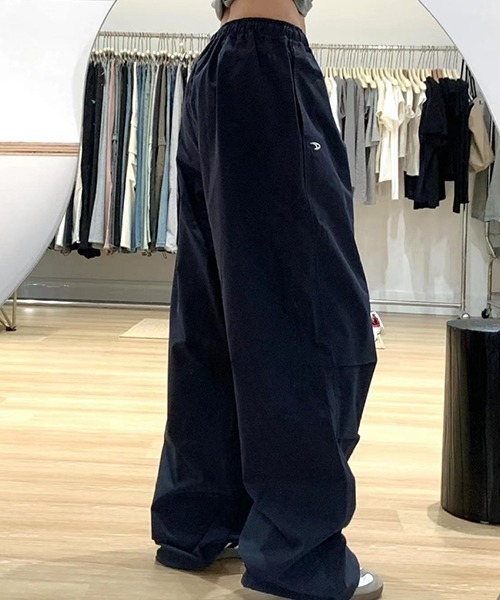 gossip!ロサンゼルス(ゴシップロサンゼルス)の「YUGA ワイドレッグカジュアルパンツ(カーゴパンツ・レディース・ネイビー/グレー/ブラック・L/M)」の8枚目の写真