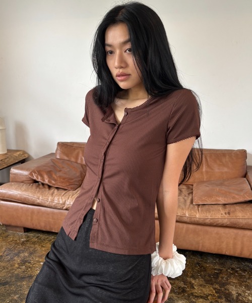 FUULLY STUDIO(フーリィーステューディオ)の「ピコレースショートスリーブリブカーデ(Tシャツ/カットソー・レディース・ブラック/ライトベージュ/ブラウン・FREE)」の1枚目の写真