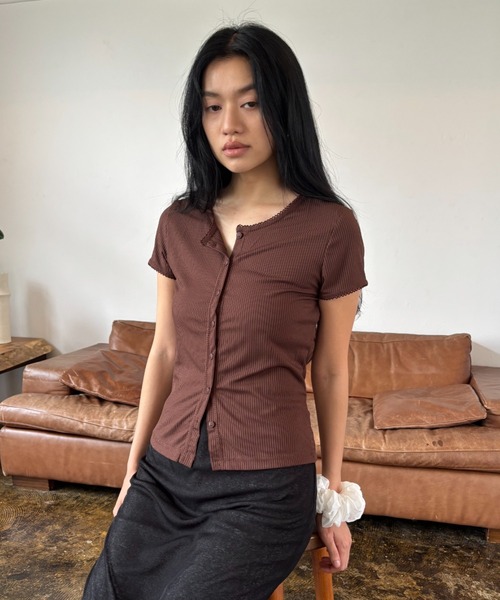 FUULLY STUDIO(フーリィーステューディオ)の「ピコレースショートスリーブリブカーデ(Tシャツ/カットソー・レディース・ブラック/ライトベージュ/ブラウン・FREE)」の20枚目の写真