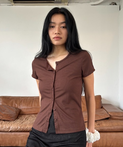 FUULLY STUDIO(フーリィーステューディオ)の「ピコレースショートスリーブリブカーデ(Tシャツ/カットソー・レディース・ブラック/ライトベージュ/ブラウン・FREE)」の21枚目の写真