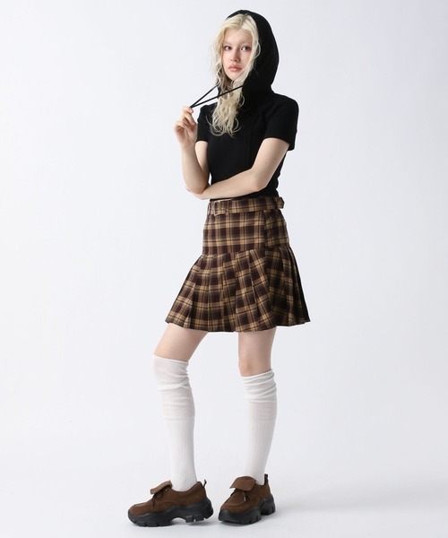 FOREVER 21(フォーエバー トゥエンティーワン)の「【2025SS】ベルト付きプリーツスカート(スカート・レディース・チェック/ベージュ/グレー・MEDIUM/SMALL)」の4枚目の写真
