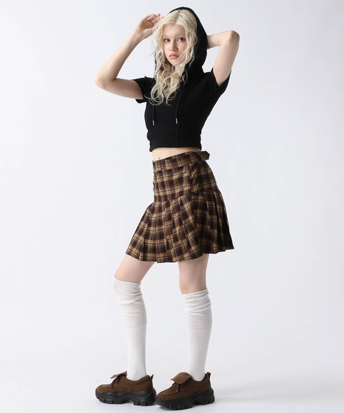 FOREVER 21(フォーエバー トゥエンティーワン)の「【2025SS】ベルト付きプリーツスカート(スカート・レディース・チェック/ベージュ/グレー・MEDIUM/SMALL)」の5枚目の写真