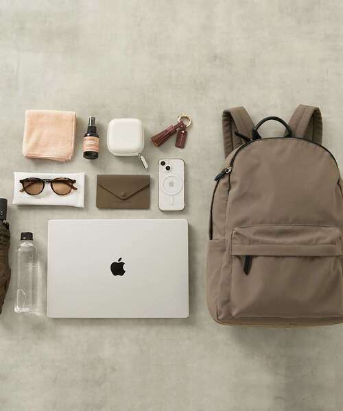 MELROSE claire（メルローズ クレール）の「《追加》【撥水軽量！大人の12ポケットリュック】（バックパック/リュック・レディース・ベージュ/ダークグレー/ブラック・FREE）」の20枚目の写真