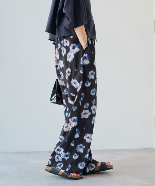 IENA（イエナ）の「シェードフラワーパンツ（その他パンツ・レディース・ブラック・36/38/40）」の5枚目の写真