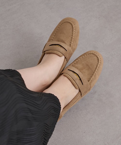 SETUP7(セットアップセブン)の「通勤にもデイリーにも使える♪【SETUP7】コインローファー フラットローファー ペニーローファー/合皮/スウェード/ローヒール/通勤/オフィス/カジュアル/レディース KNF142(ローファー・レディース・ダークブラウン/ベージュ/ブラック・36/37/38/39)」の3枚目の写真