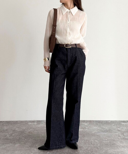 fredy emue（フレディエミュ）の「シアープリーツシャツ（シャツ/ブラウス・レディース・オフホワイト/グレイッシュベージュ/ブラック・38）」の5枚目の写真