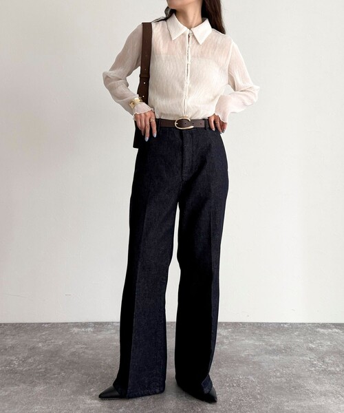 fredy emue（フレディエミュ）の「シアープリーツシャツ（シャツ/ブラウス・レディース・オフホワイト/グレイッシュベージュ/ブラック・38）」の8枚目の写真