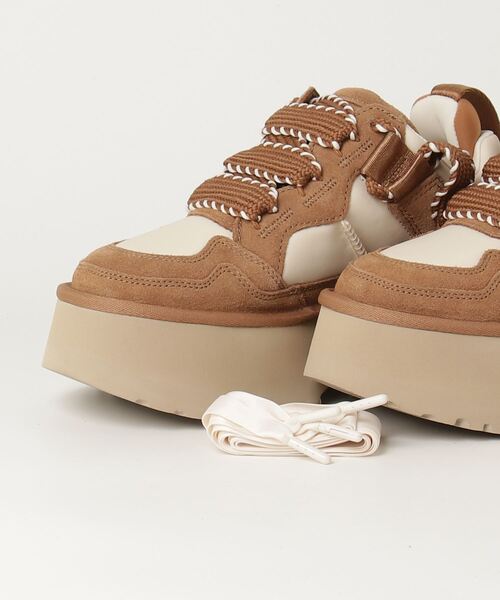 UGG(アグ)の「UGG/アグ/Astromel/アストロメル(スニーカー・レディース・ベージュ・7/6)」の4枚目の写真