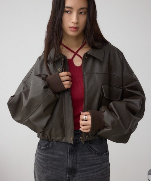 AZUL by moussy(アズールバイマウジー)の「フェイクレザーショートブルゾン(ブルゾン・レディース・ダークブラウン/ブラック・FREE)」の1枚目の写真